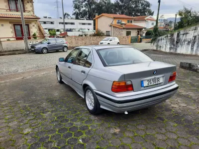 BMW 318 1997 - 3900 EUR, 197689 km - AUTO.MOTO.pt - 197689km - foto 4 de 10