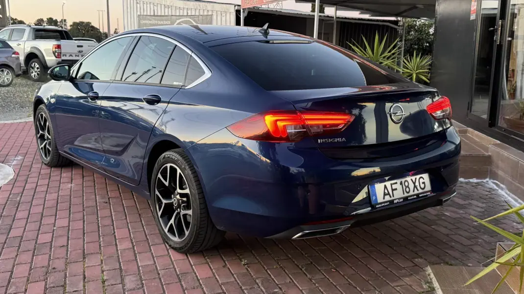 Opel Insignia Grand Sport 2021 - 14990 EUR, 169000 km - AUTO.MOTO.pt - 169000km - foto 13 de 38