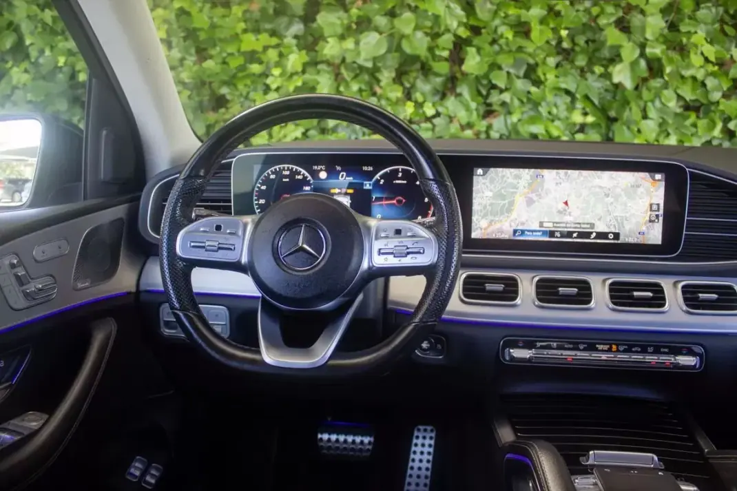 Mercedes-Benz GLE 300 2019 - 56900 EUR, 100700 km - AUTO.MOTO.pt - 100700km - foto 16 de 21