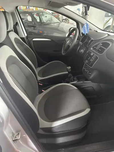 Fiat Punto 2012 - 7990 EUR, 201200 km - AUTO.MOTO.pt - 201200km - foto 9 de 12
