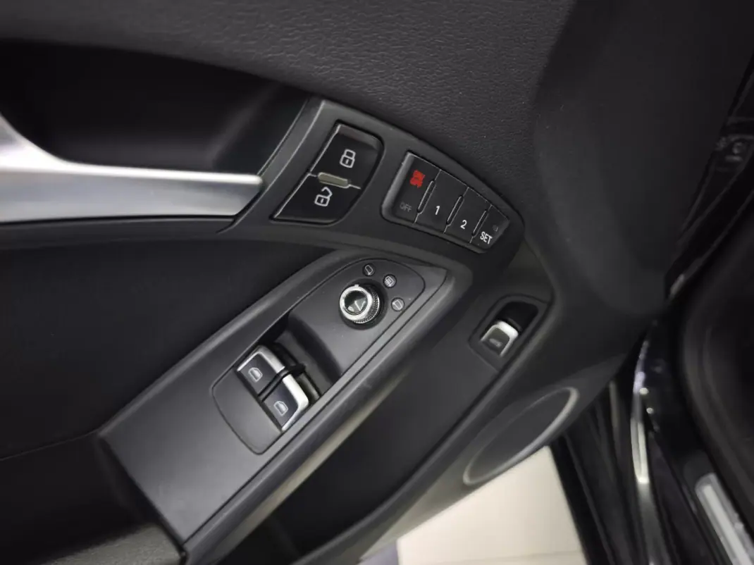 Audi A5 2013 - 22450 EUR, 157412 km - 157412km - foto 23 de 49