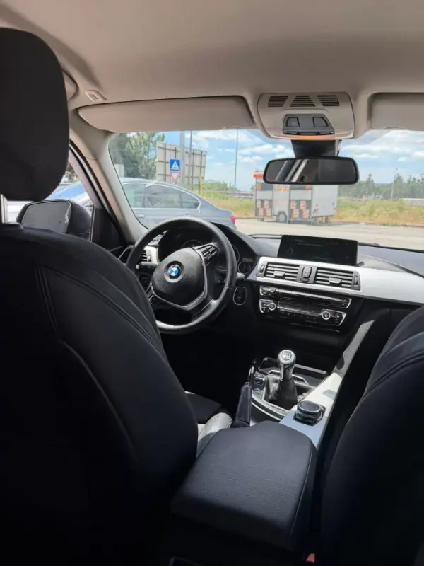 BMW 320 2015 - 13000 EUR, 370303 km - AUTO.MOTO.pt - 370303km - foto 16 de 17