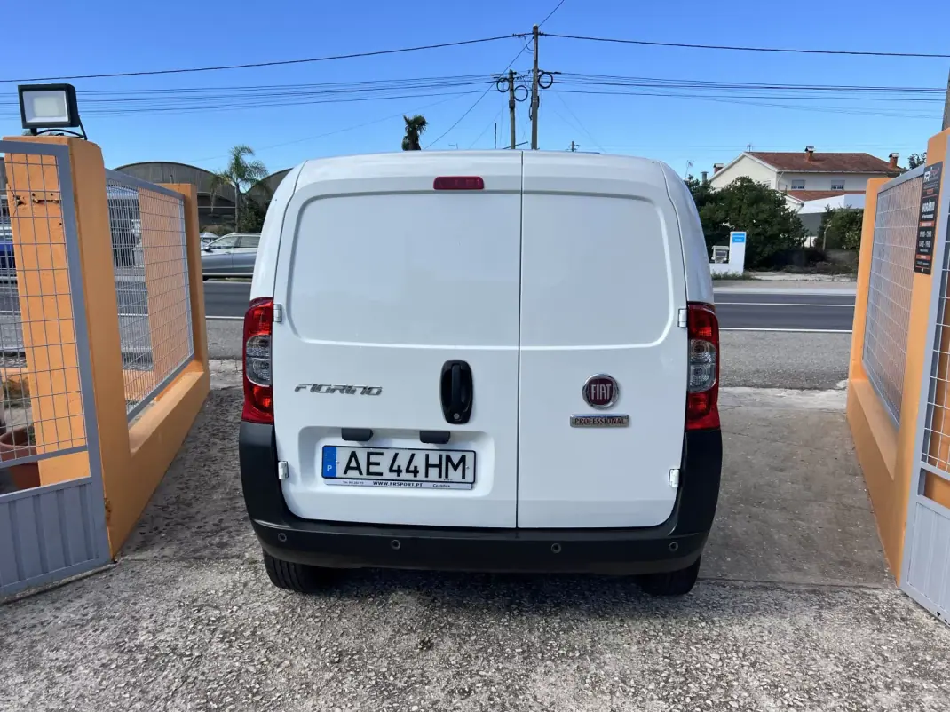 Fiat Fiorino 1.3 M-Jet Adventure 2020 - 9990 EUR, 159960 km - AUTO.MOTO.pt - 159960km - foto 8 de 20