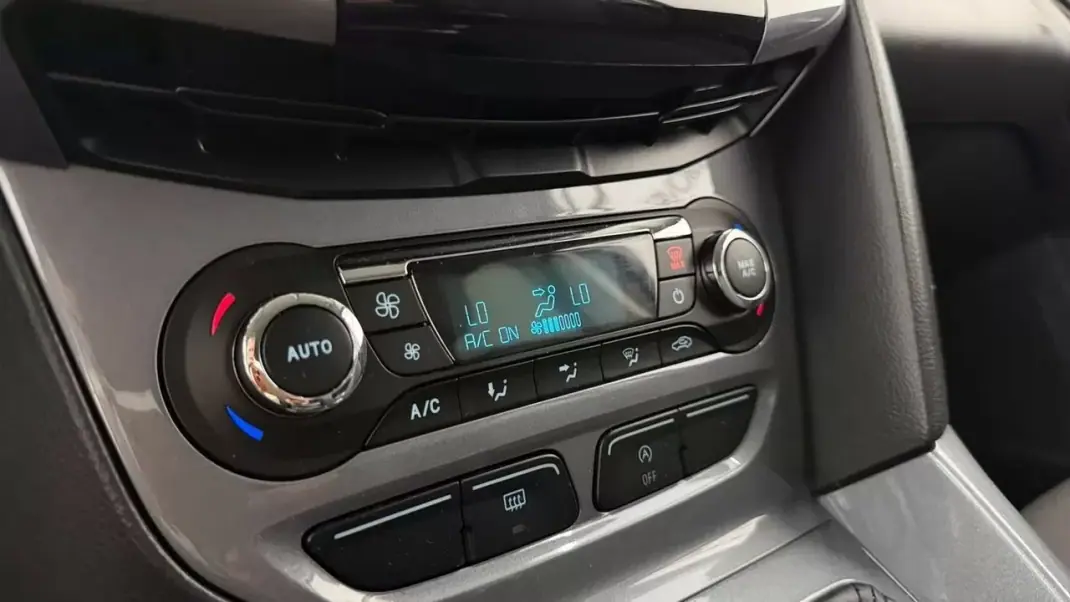 Ford Focus C-Max 2012 - 5900 EUR, 255027 km - 255027km - foto 22 de 25