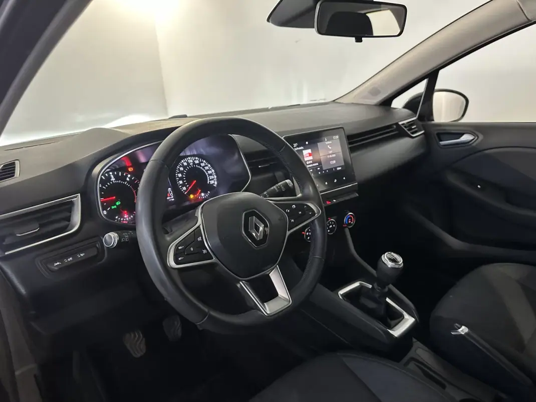 Renault Clio 2021 - 14500 EUR, 93000 km - AUTO.MOTO.pt - 93000km - foto 15 de 32