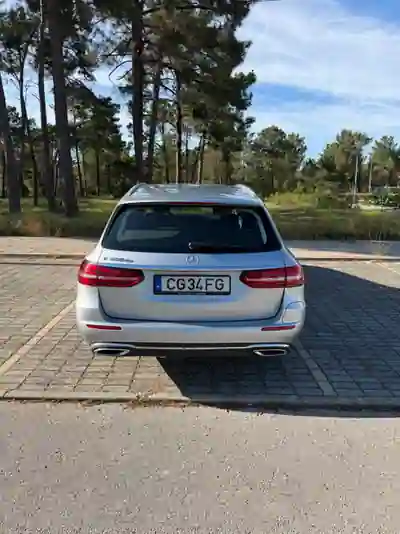 Mercedes-Benz E 300 2021 - 31900 EUR, 119000 km - AUTO.MOTO.pt - 119000km - foto 11 de 15
