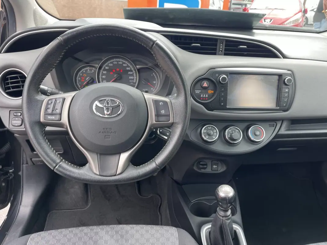Toyota Yaris 2014 - 13950 EUR, 120568 km - AUTO.MOTO.pt - 120568km - foto 10 de 13