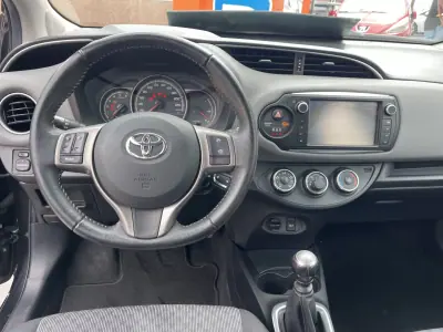 Toyota Yaris 2014 - 13950 EUR, 120568 km - AUTO.MOTO.pt - 120568km - foto 10 de 13