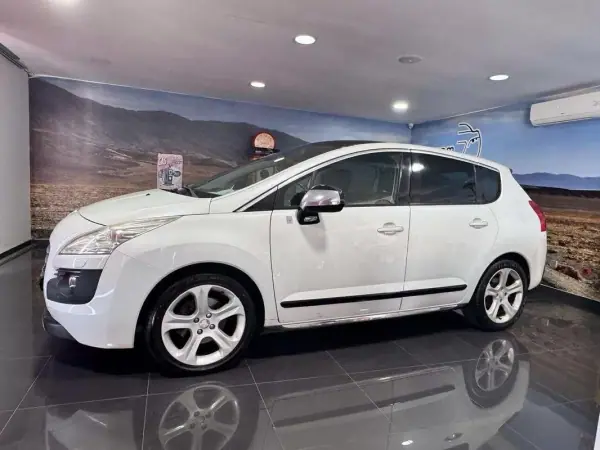 Peugeot 3008 2012 - 9250 EUR, 280000 km - AUTO.MOTO.pt - 280000km - foto 3 de 18