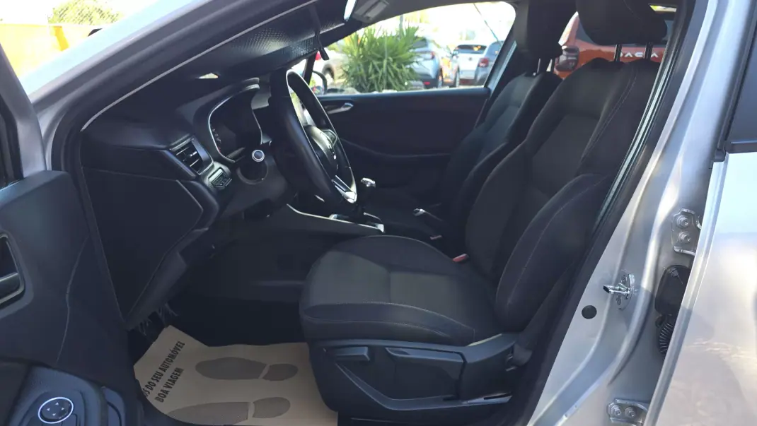 Renault Clio 2020 - 12850 EUR, 66000 km - AUTO.MOTO.pt - 66000km - foto 10 de 18