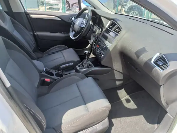 Citroën C4 2014 - 8250 EUR, 133197 km - AUTO.MOTO.pt - 133197km - foto 25 de 27