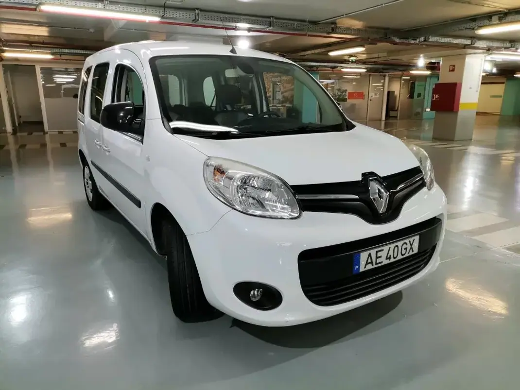 Renault Kangoo 2020 - 20750 EUR, 64000 km - AUTO.MOTO.pt - 64000km - foto 1 de 5