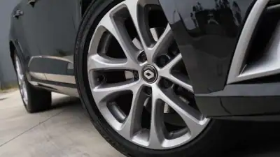 Renault Mégane Sport Tourer 2019 - 16300 EUR, 123000 km - AUTO.MOTO.pt - 123000km - foto 4 de 30