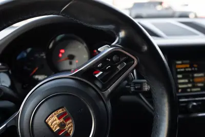 Porsche Macan 2014 - 35600 EUR, 199000 km - AUTO.MOTO.pt - 199000km - foto 35 de 47