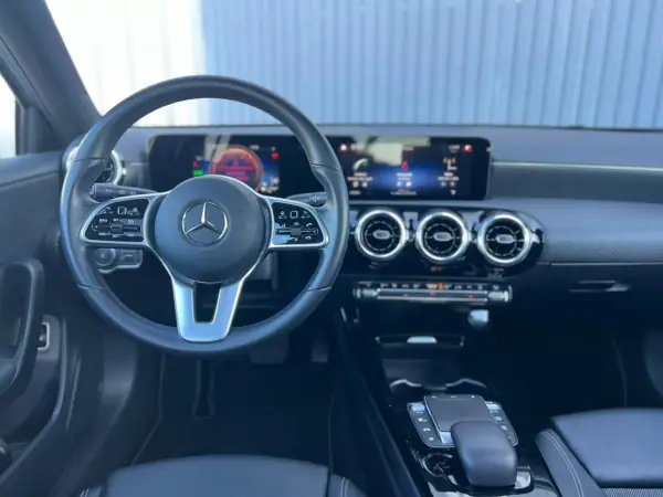 Mercedes-Benz A 250e 2021 - 26950 EUR, 74456 km - AUTO.MOTO.pt - 74456km - foto 9 de 17