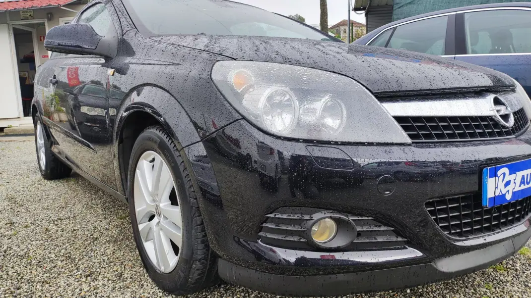 Opel 2010 - 5580 EUR, 219987 km - AUTO.MOTO.pt - 219987km - foto 1 de 20