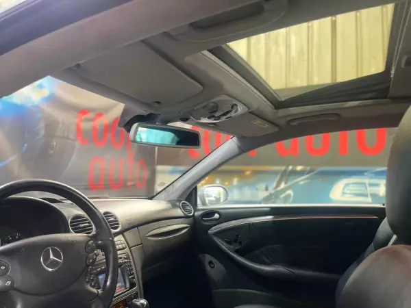 Mercedes-Benz CLK 220 2005 - 10999 EUR, 223000 km - AUTO.MOTO.pt - 223000km - foto 34 de 44