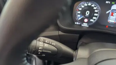 Volvo XC 40 2018 - 21900 EUR, 36539 km - AUTO.MOTO.pt - 36539km - foto 39 de 52