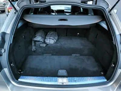 Mercedes-Benz C 300 2020 - 28950 EUR, 166000 km - AUTO.MOTO.pt - 166000km - foto 53 de 62