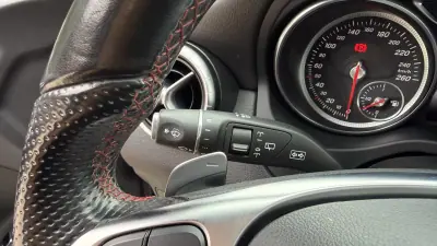 Mercedes-Benz CLA 200 2017 - 21800 EUR, 181000 km - AUTO.MOTO.pt - 181000km - foto 29 de 55
