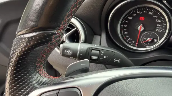 Mercedes-Benz CLA 200 2017 - 21800 EUR, 181000 km - AUTO.MOTO.pt - 181000km - foto 29 de 55