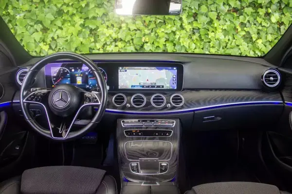 Mercedes-Benz E 220 2020 - 33500 EUR, 104000 km - AUTO.MOTO.pt - 104000km - foto 16 de 19