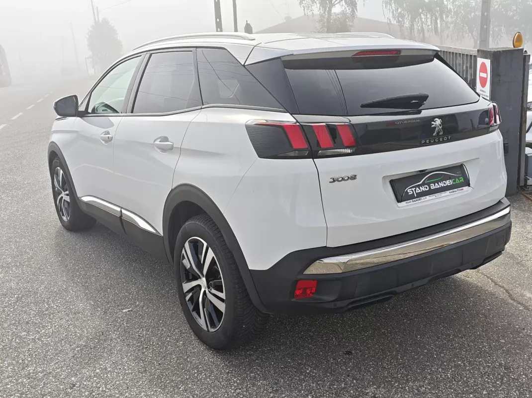 Peugeot 3008 2020 - 19900 EUR, 98000 km - AUTO.MOTO.pt - 98000km - foto 15 de 28