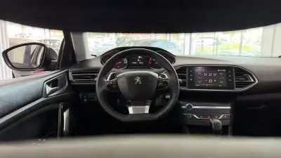 Peugeot 308 SW 2019 - 13990 EUR, 134327 km - AUTO.MOTO.pt - 134327km - foto 11 de 28