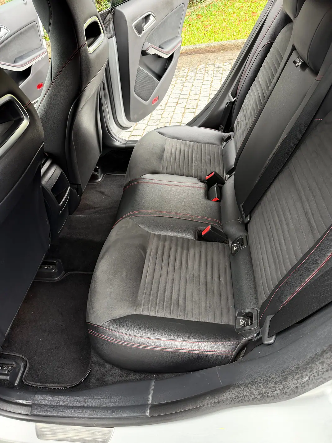 Mercedes-Benz CLA 180 2017 - 14800 EUR, 261445 km - 261445km - foto 12 de 13
