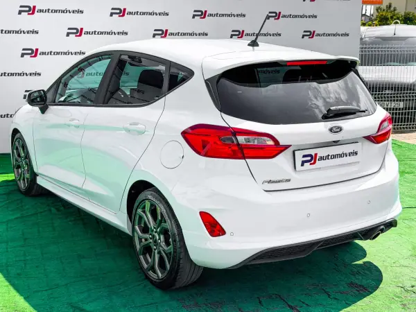 Ford Fiesta 2018 - 12500 EUR, 99424 km - AUTO.MOTO.pt - 99424km - foto 13 de 25