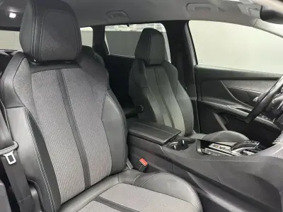 Peugeot 5008 2021 - 24800 EUR, 142000 km - AUTO.MOTO.pt - 142000km - foto 18 de 38