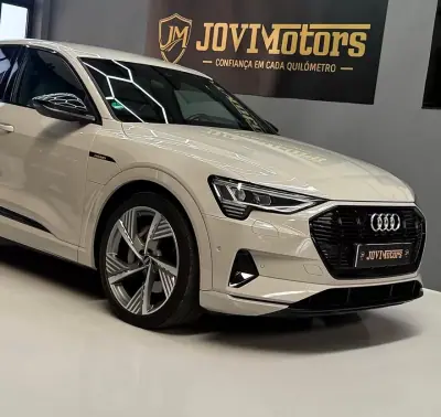 Audi Q8 e-Tron Sportback 2021 - 33950 EUR, 159218 km - AUTO.MOTO.pt - 159218km - foto 3 de 28