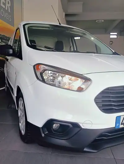 Ford Transit Courier 2020 - 10990 EUR, 129167 km - AUTO.MOTO.pt - 129167km - foto 11 de 52