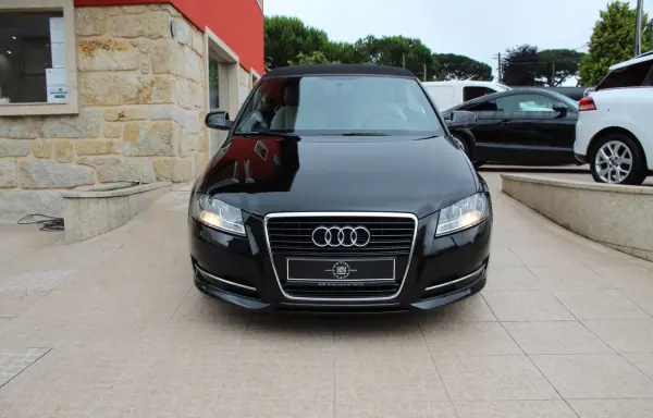 Audi A3 Cabrio 2010 - 11650 EUR, 117000 km - AUTO.MOTO.pt - 117000km - foto 21 de 25