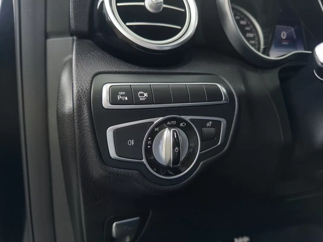 Mercedes-Benz GLC 220 2016 - 37990 EUR, 180000 km - AUTO.MOTO.pt - 180000km - foto 22 de 45