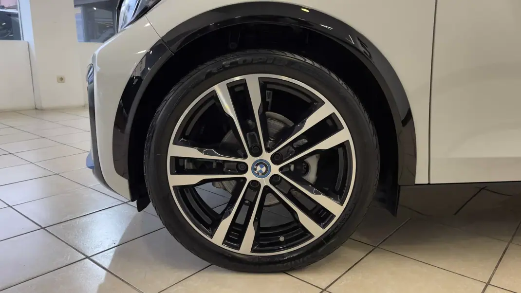 BMW i3 2021 - 22990 EUR, 23272 km - AUTO.MOTO.pt - 23272km - foto 4 de 42