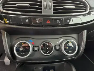 Fiat Tipo 2021 - 11900 EUR, 116480 km - AUTO.MOTO.pt - 116480km - foto 20 de 34