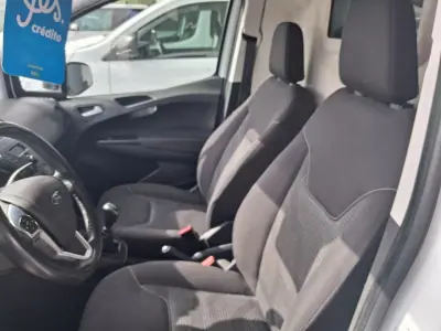 Ford Transit Courier 2019 - 9700 EUR, 214000 km - AUTO.MOTO.pt - 214000km - foto 14 de 15