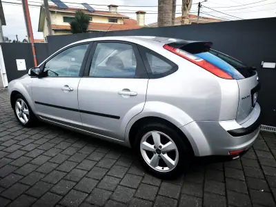 Ford Focus 2007 - 6950 EUR, 158684 km - AUTO.MOTO.pt - 158684km - foto 12 de 36