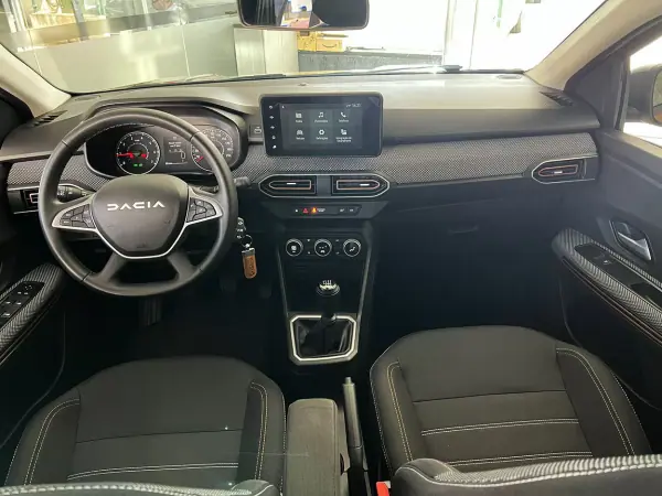 Dacia Sandero 2023 - 16800 EUR, 25709 km - AUTO.MOTO.pt - 25709km - foto 10 de 22