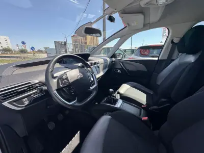 Citroën C4 Picasso 2015 - 14500 EUR, 138345 km - AUTO.MOTO.pt - 138345km - foto 10 de 39