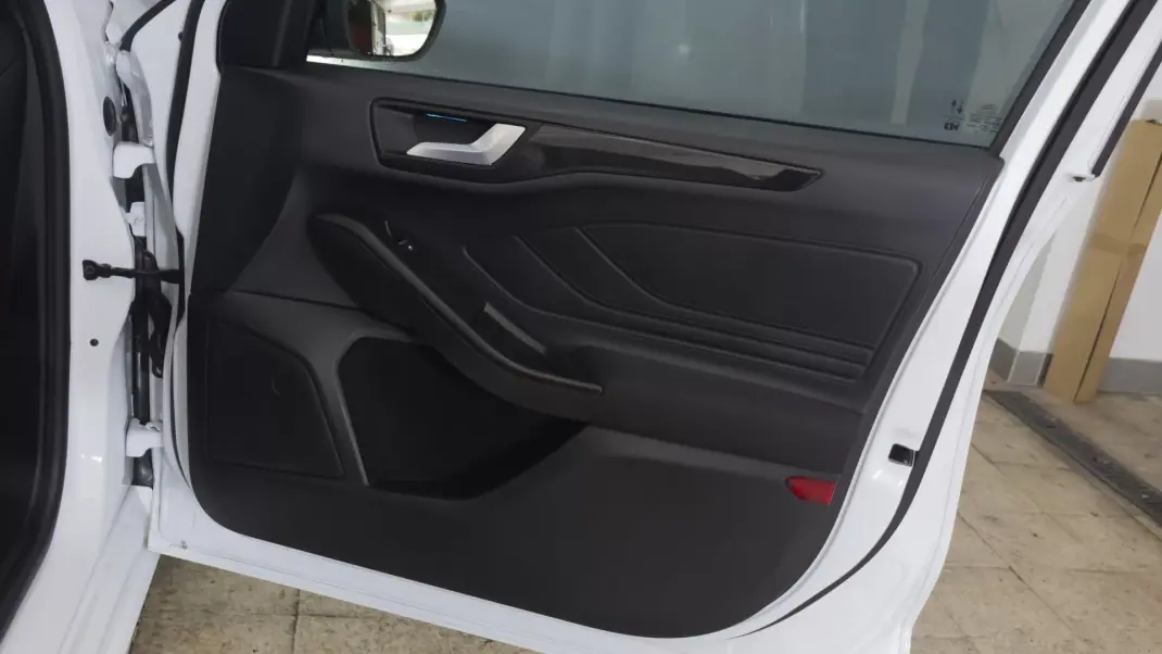 Ford Focus 2024 - 21450 EUR, 49000 km - AUTO.MOTO.pt - 49000km - foto 11 de 36