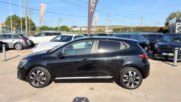 Renault Clio TCe 90 INTENS 2023 Petrol — 39 247 km Renault Clio TCe 90 INTENS 2023 Petrol