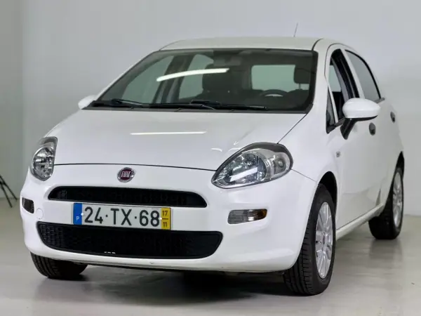 Fiat Punto 2017 - 7950 EUR, 77357 km - AUTO.MOTO.pt - 77357km - foto 11 de 31