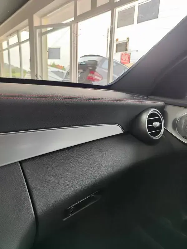 Mercedes-Benz C 63 AMG 2015 - 59500 EUR, 60000 km - AUTO.MOTO.pt - 60000km - foto 40 de 51