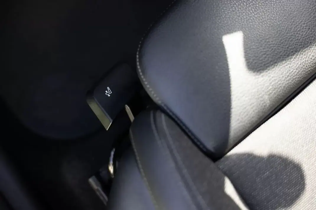 BMW 216 Active Tourer 2019 - 15750 EUR, 109700 km - AUTO.MOTO.pt - 109700km - foto 19 de 43