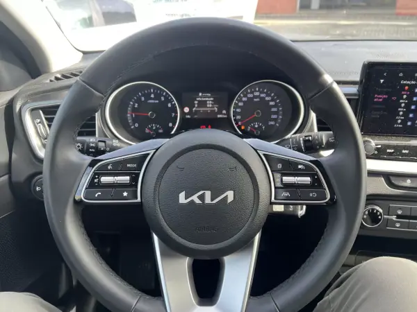 Kia XCeed 2025 - 22500 EUR, 3500 km - AUTO.MOTO.pt - 3500km - foto 15 de 21
