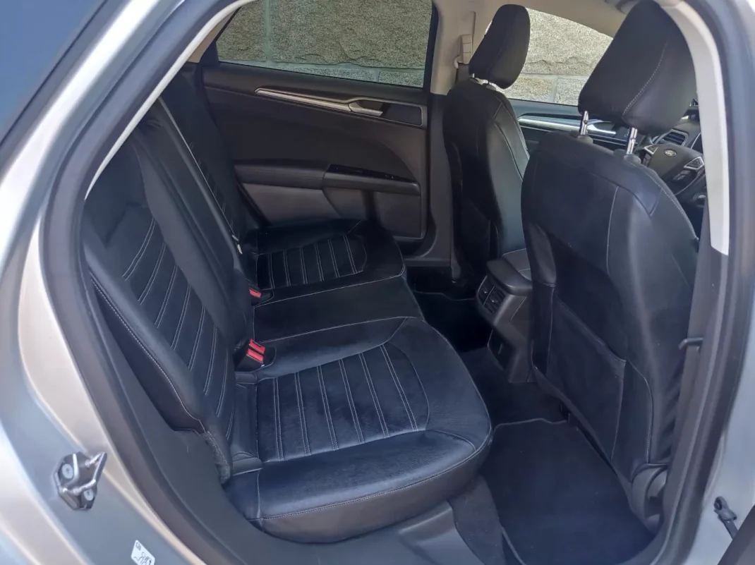 Ford Mondeo 2017 - 12490 EUR, 173000 km - AUTO.MOTO.pt - 173000km - foto 12 de 17