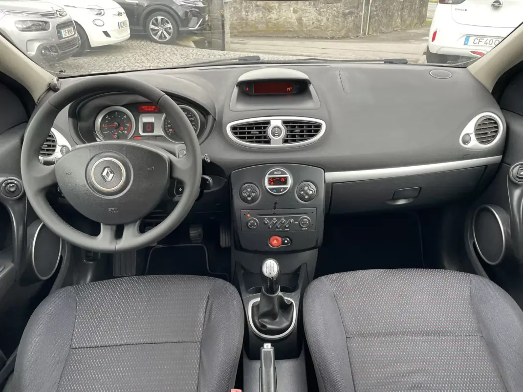 Renault Clio 2008 - 3500 EUR, 376787 km - AUTO.MOTO.pt - 376787km - foto 20 de 21