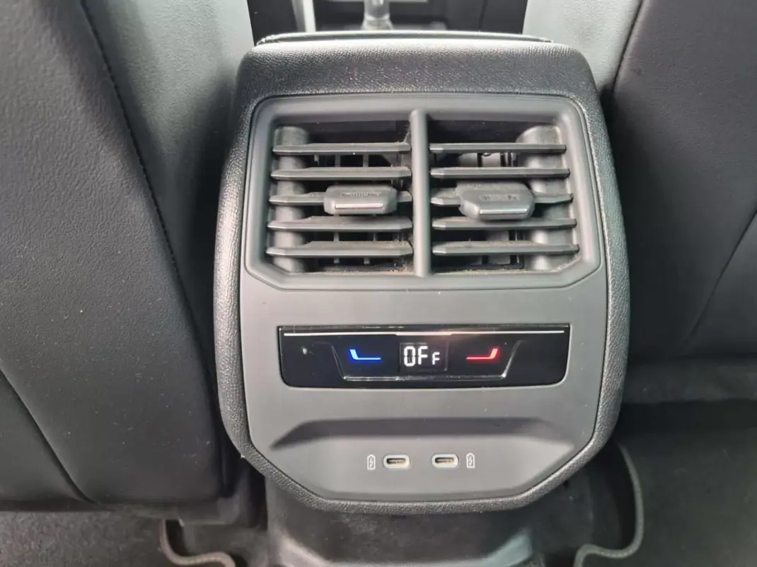 Cupra Formentor 2022 - 28900 EUR, 110907 km - AUTO.MOTO.pt - 110907km - foto 16 de 24